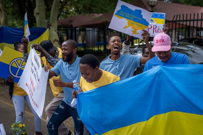 In South Africa, Ukraine tries to rally support