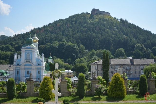 Подорожуємо Україною. Замок на горі, легенди про королеву Бону та інші  цікавинки Кременця | Новини Хмельницького "Є" | ye.ua