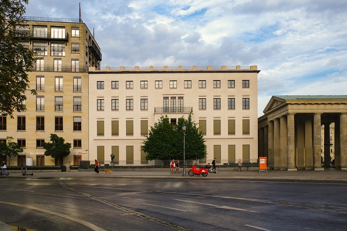 The present-day building in the place of the original Liebermann family’s mansion in the center of Berlin near the Brandenburg Gate (visible on the right).