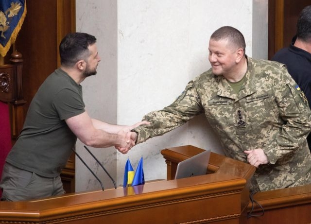 Підпис до фото,Зеленський призначив Залужного головнокомандувачем ЗСУ 27 липня 2021 року. Згодом генерал зізнається, що для нього це було великою несподіванкою