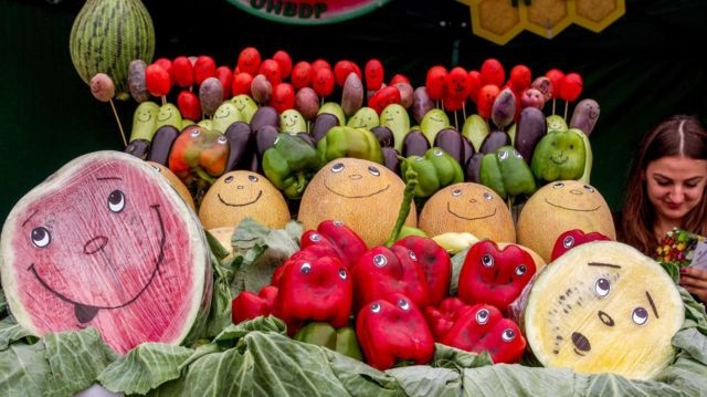 Підпис до фото,Перець, баклажани, кавуни, дині - херсонські овочі створювали смак літа для українців