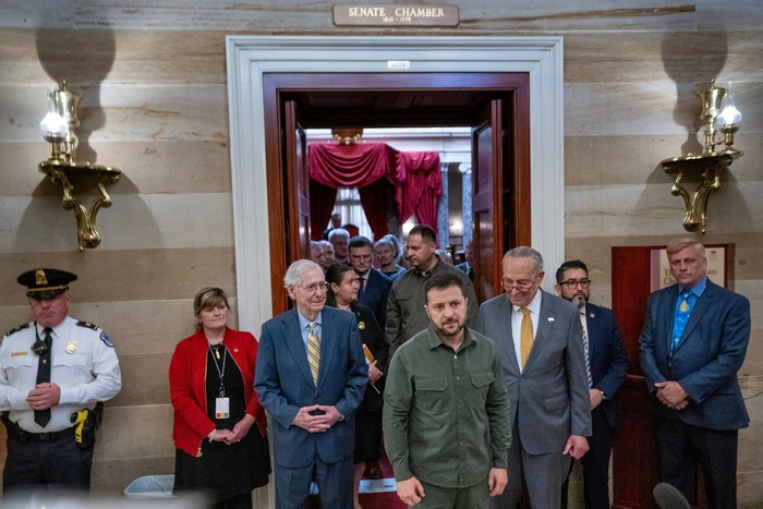 Зеленський залишає спірну зустріч із сенаторами США в Капітолії 21 вересня.
