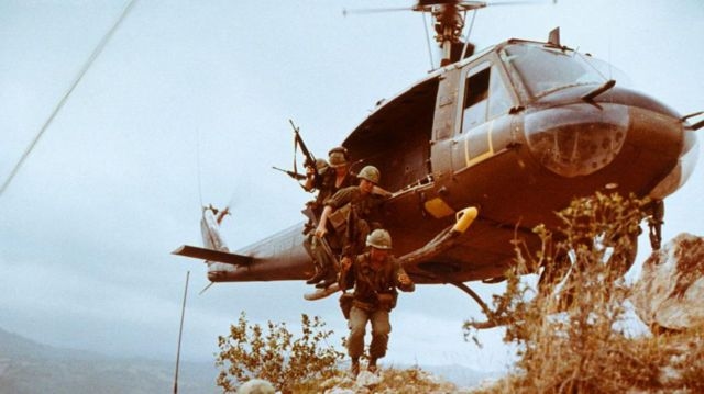 Підпис до фото,Американські піхотинці під час розвідувальної місії у В'єтнамі