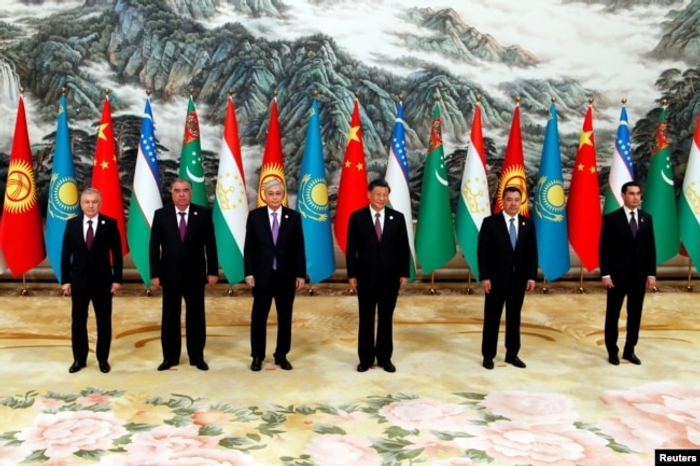 Глави країн Центральної Азії із президентом Китаю Сі Цзіньпіном. Китай, Сіань, 19 травня 2023 року
