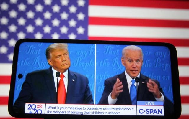 Підпис до фото,Дебати між Дональдом Трампом і Джо Байденом у Нешвіллі, жовтень 2020
