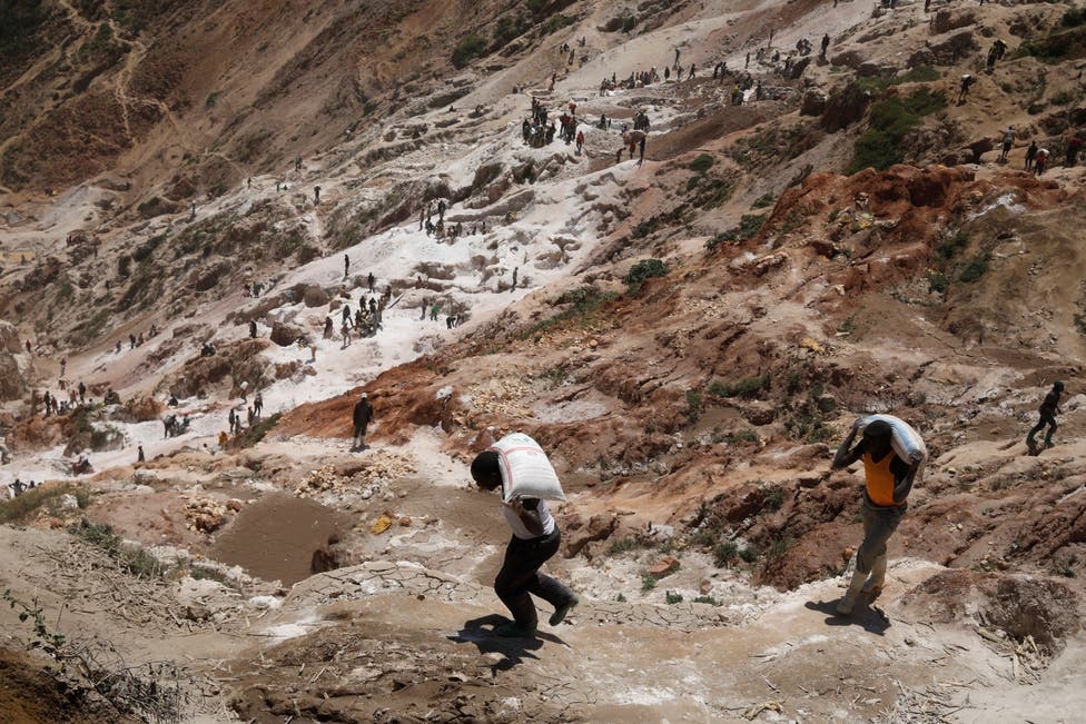 In der Mine von Rubaya nordwestlich der Stadt Goma wird wertvolles Coltan abgebaut.