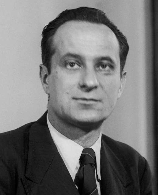 Gaston Defferre en 1945