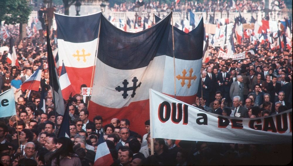 Mai-68 à Paris : le 30 mai, une marée gaulliste sur les Champs-Élysées et  les stations essence réapprovisionnées - France Bleu