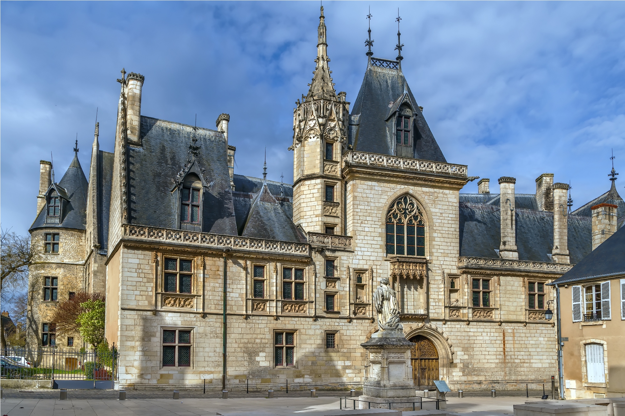 Palais Jacques Coeur, a must-see during your stay in our hotel | ACE Hôtel  Bourges