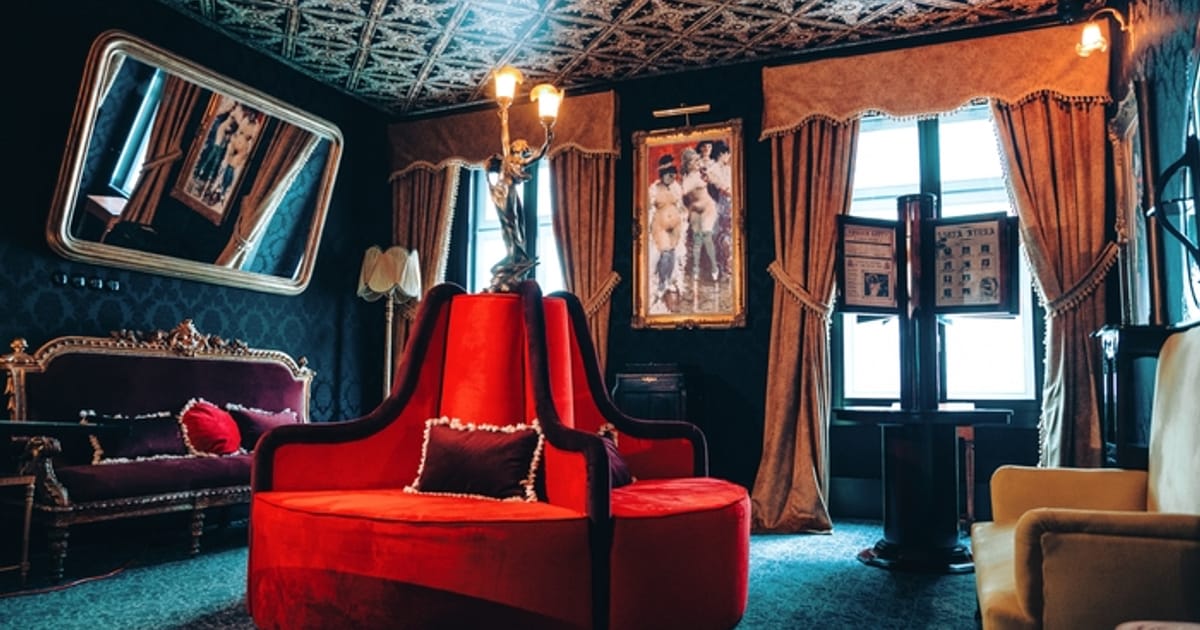 На місці старого борделю з'явився готель, який нагадує про старі часи - Кекспаса? на we.ua