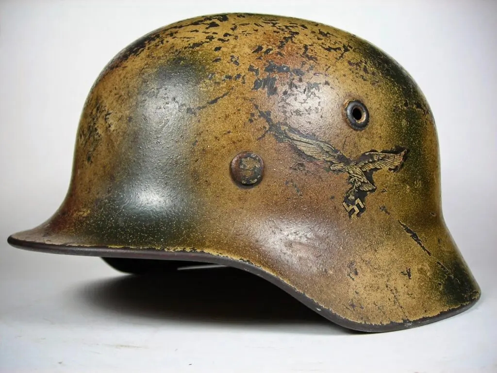 A black background with a white circle in the middle.