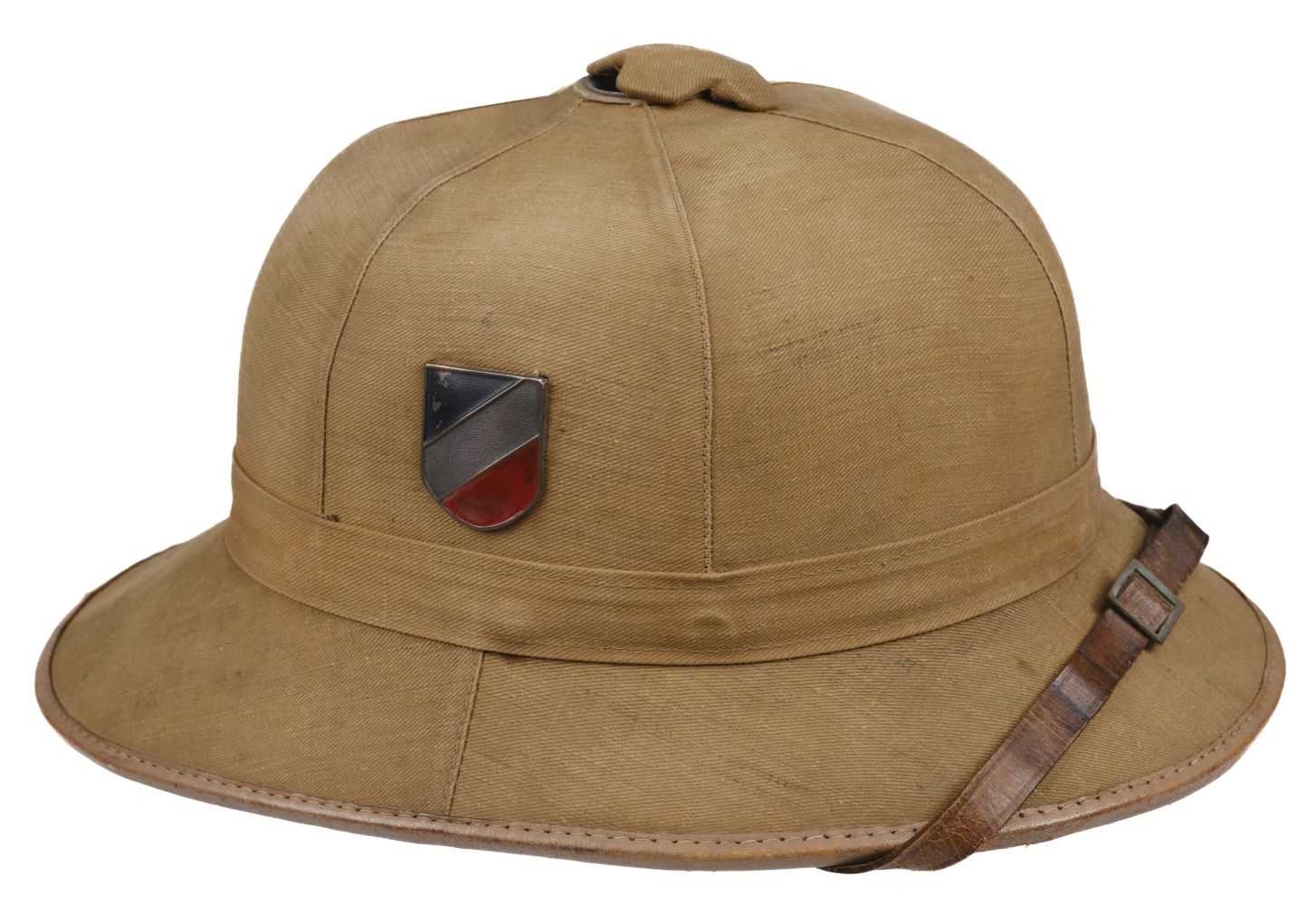 Lot 363 - Luftwaffe. WWII German Luftwaffe pith helmet