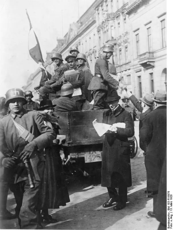 A black background with a white circle in the middle.