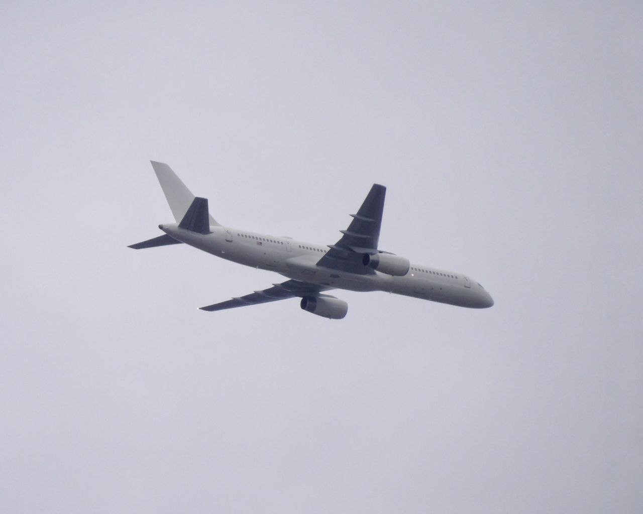 C-32B Gatekeeper 02-4452 (150th SOS) повертається на базу (JB MDL) після тренувального польоту, 2026р. - фото з власного архіву