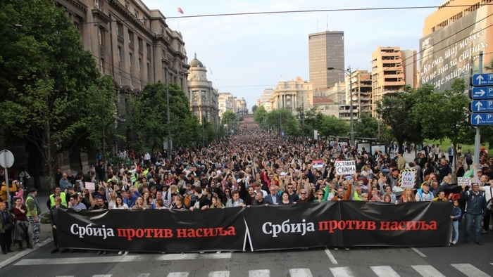 У Сербії відбувся мітинг проти насильства – після масових убивств у країні