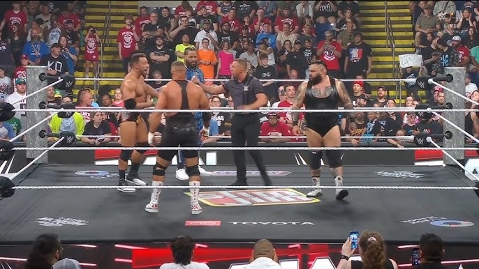 Bron Breakker & Bronson Reed vs. Jimmy Uso & LA Knight | WWE RAW 09/15/2025