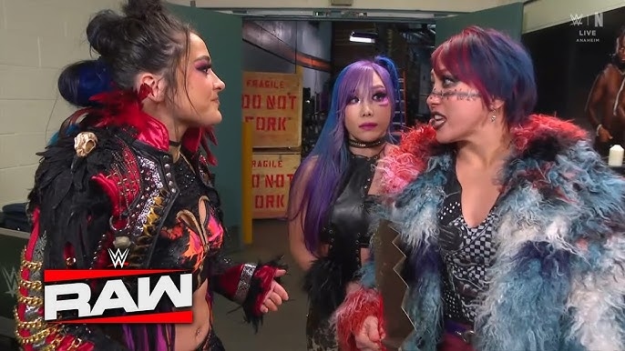 Asuka SNAPS on Lyra Valkyria! Backstage Chaos Explodes on RAW! - YouTube