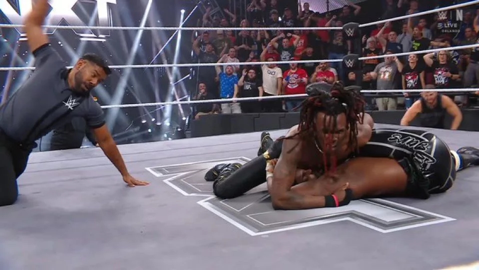 NXT: Je'Von Evans venció a Saquon Shugars – Superluchas