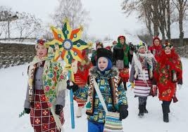 Колядування у 21 столітті: як обійти домофон і задобрити конс'єржку? |  Новини | Українське радіо