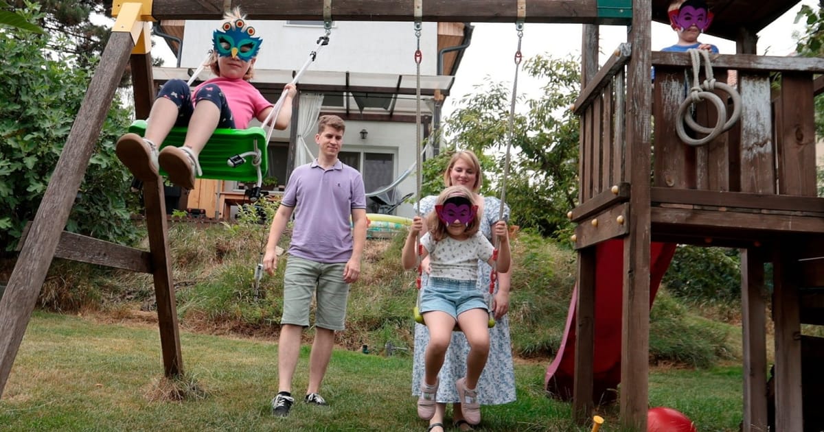 Чому щедрі сімейні субсидії в Угорщині не змогли стимулювати бебі-бум - PolitКраїна на we.ua