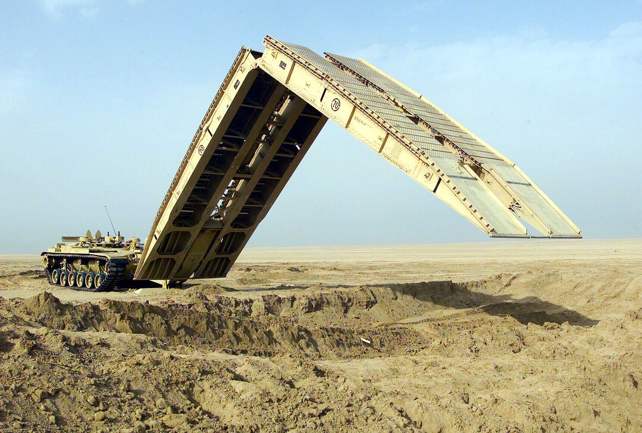 M60A1 AVLB встановлює міст. Кувейт. 2003