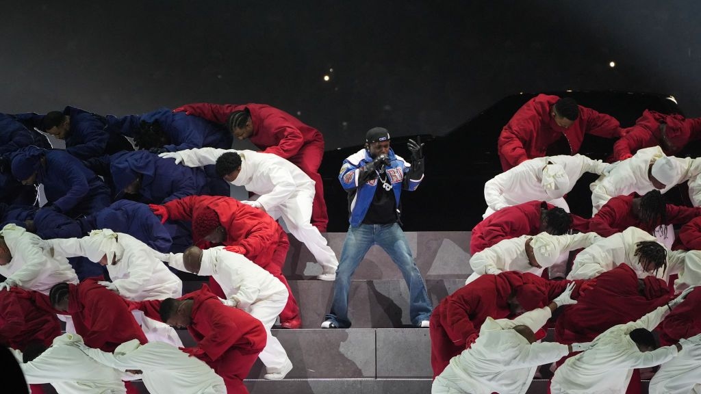 Kendrick Lamar's Halftime Performance Featured SZA, Serena Williams, and  More