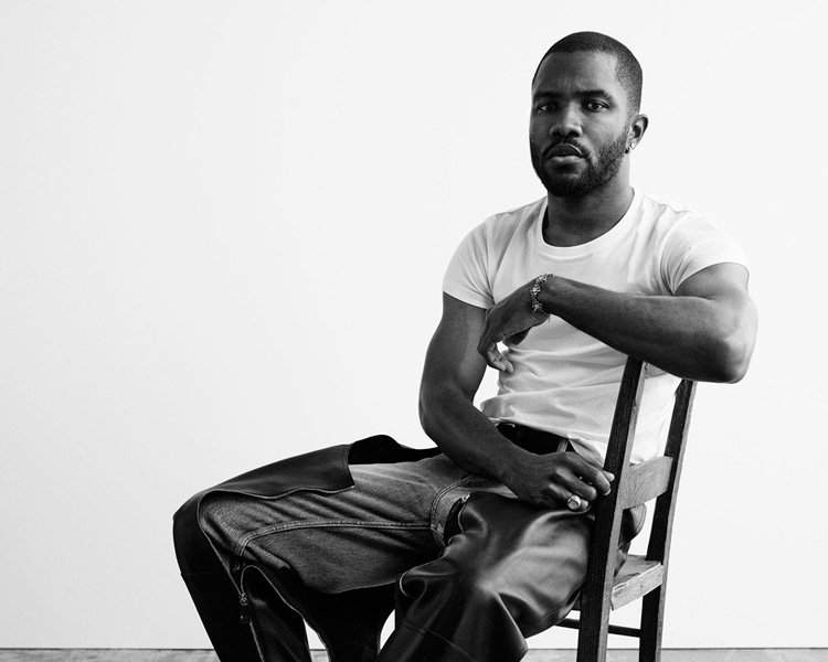 Frank Ocean está em negociações para dirigir o primeiro filme com a A24