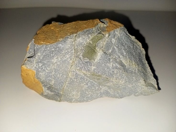 Кварцит блакитного кольору