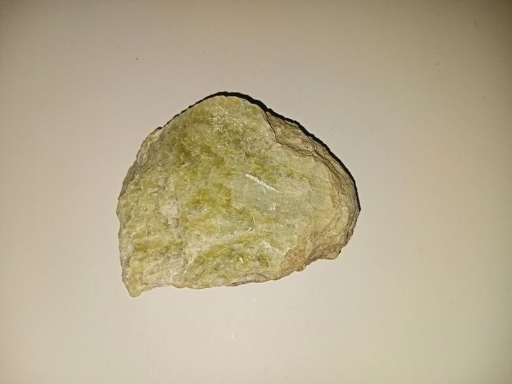 Тальк, фрагмент талькового сланця