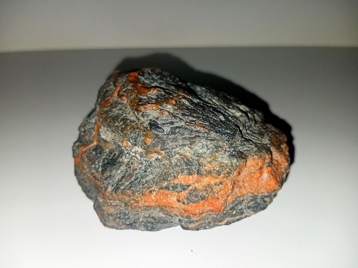 Філіт з жилою мікрокліну