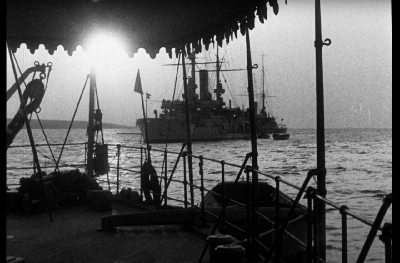 Мені сподобався цей кадр насамперед через відблиск, котрий невдовзі й аж по кінець 1960-х вважатиметься витраченою намарне плівкою.