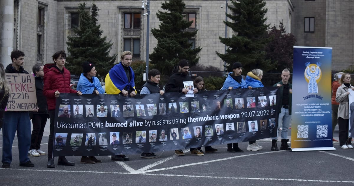 Ініціатива створення перемовної групи для обміну захисників Маріуполя та закордонні акції: як “Спільноти Оленівки” бореться за обмін поранених - Olenivka Community на we.ua