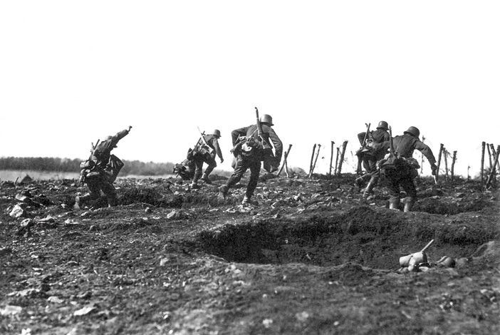 Тренування німецьких штурмовиків напередодні наступу, 1918 рік