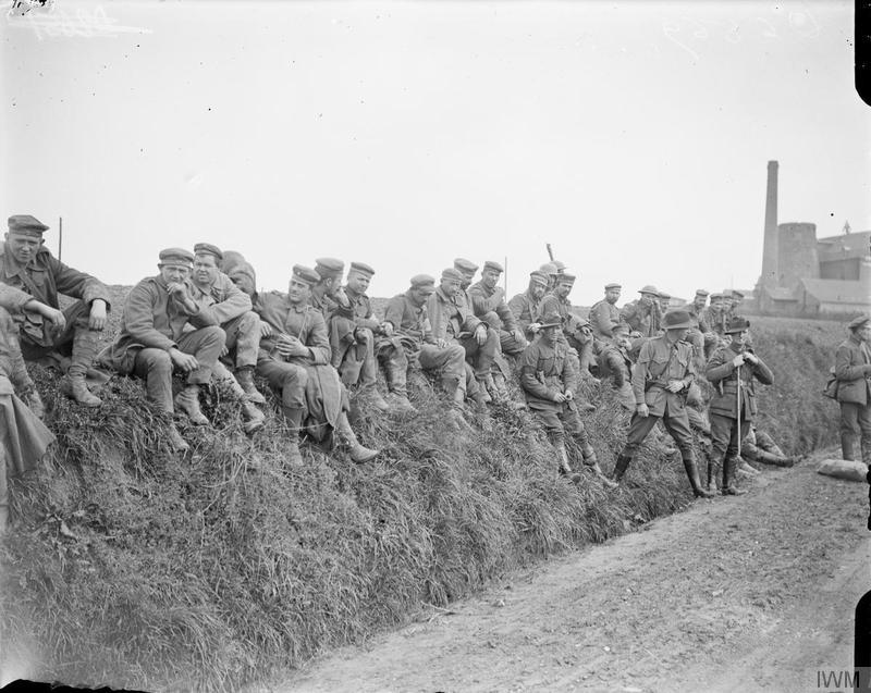 Австралійські солдати і німецькі полонені, 23 квітня 1918