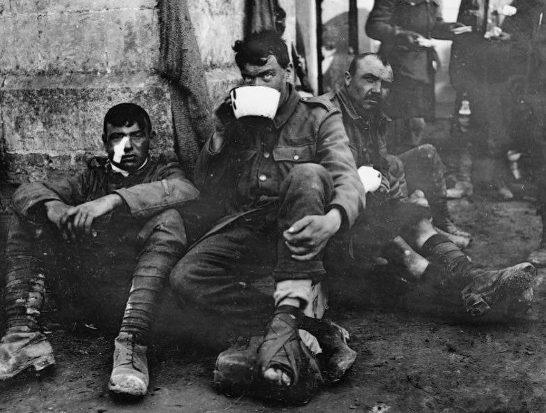Британські солдати після бою, квітень 1918