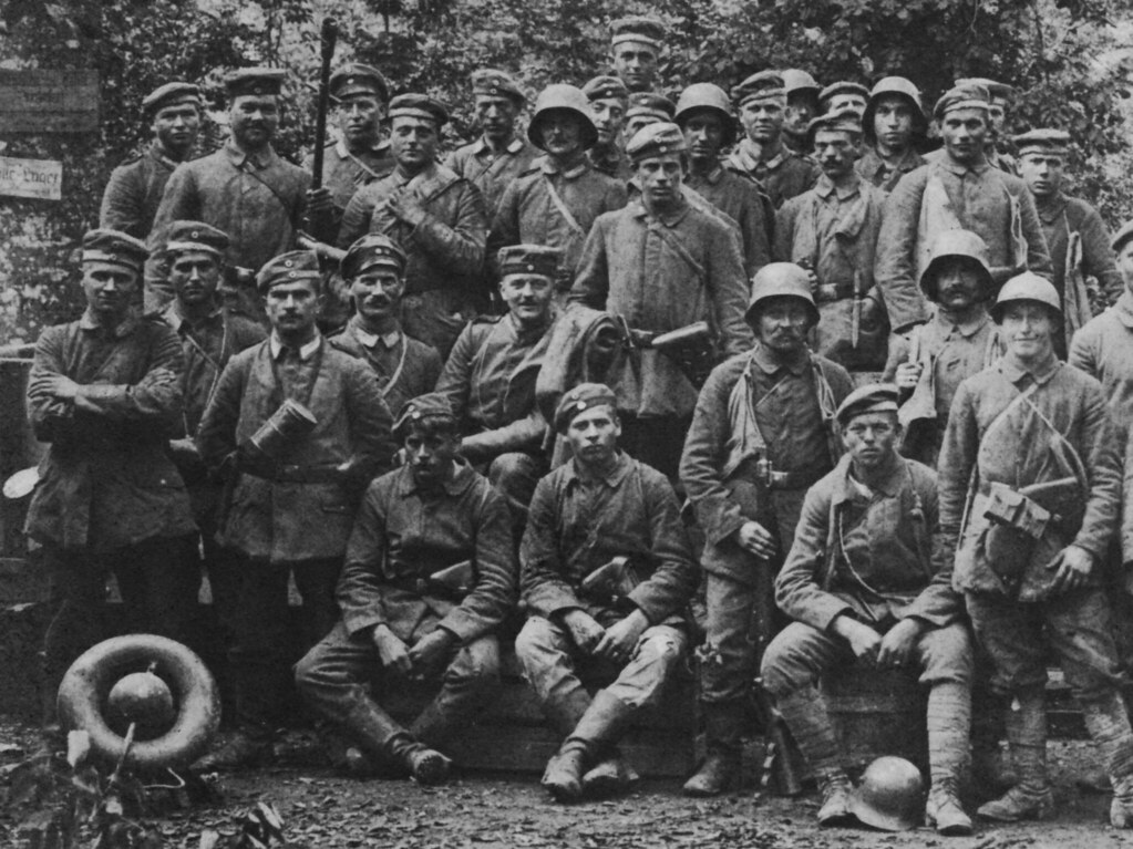 Солдати німецького вогнеметного взводу, учасники Битви при Капоретто