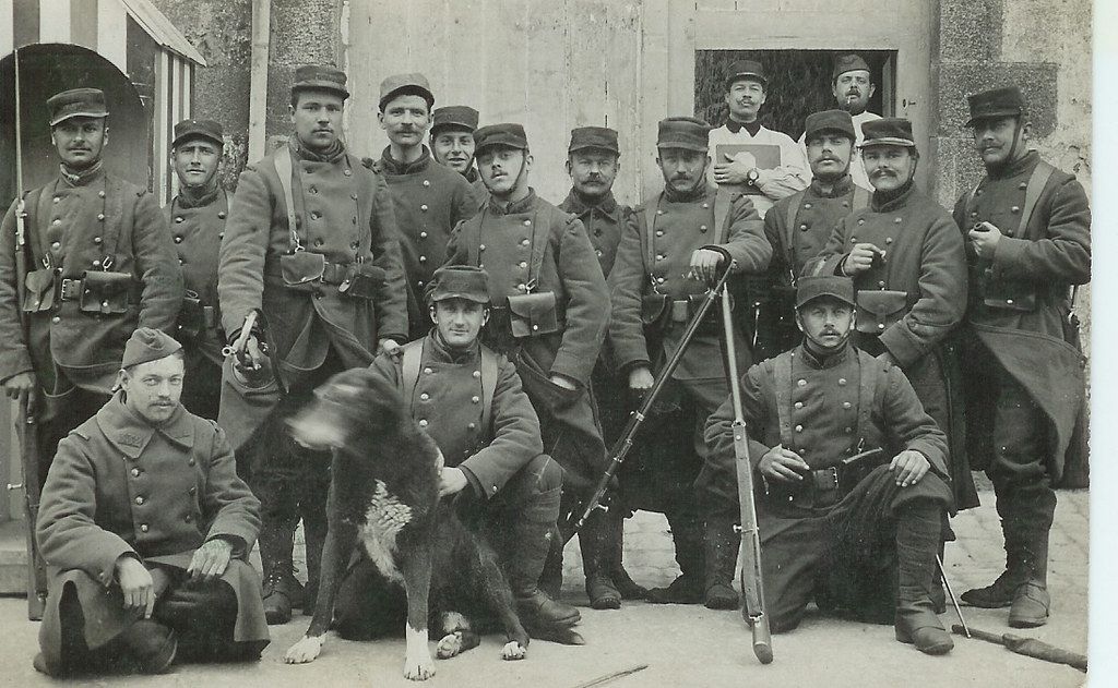 Французькі солдати і пес, 1914.
