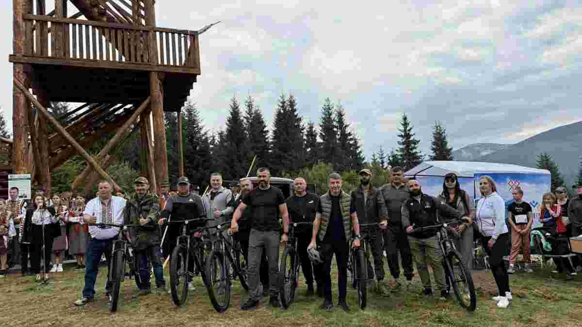 Участь у відкритті маршруту взяли ветерани російсько-української війни, представники влади, громад і туристи