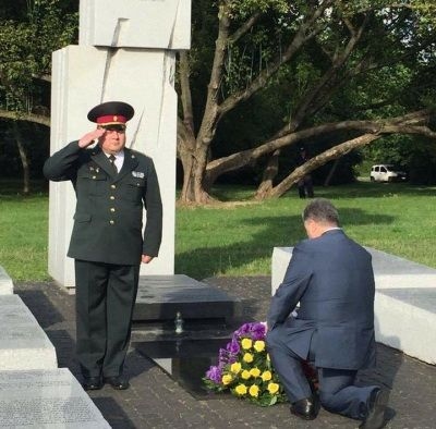 Президент України Петро Порошенко віддає шану жертвам польсько-українського конфлікту, 2016 рік