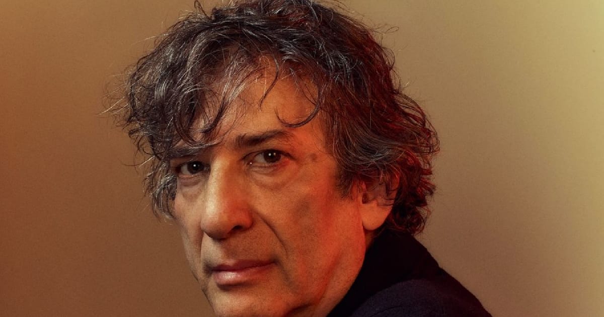 Британського письменника Ніла Ґеймана звинуватили у сексуальному насильстві дев'ять жінок. Про це повідомляє журнал New York Magazine - ebooks_aroma на we.ua