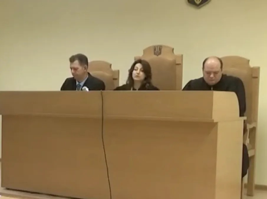 На зображенні може бути: 3 людини