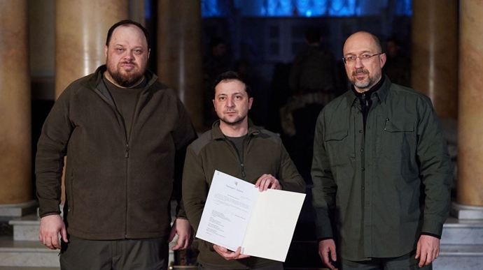 Зеленський підписав заявку на членство України в ЄС | Українська правда