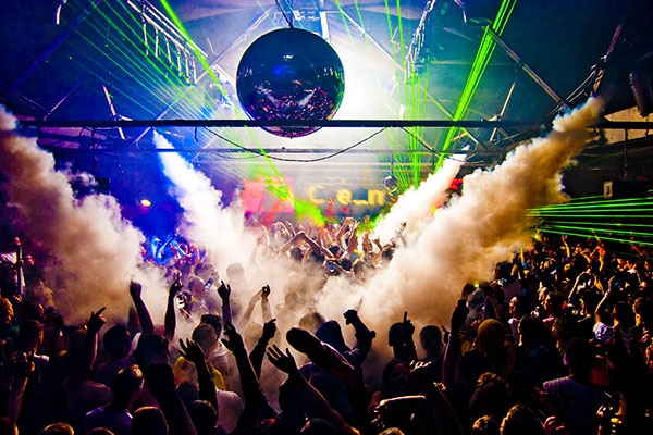 14 Pubs in Bangalore with Dance Floor for Night Party (2024)