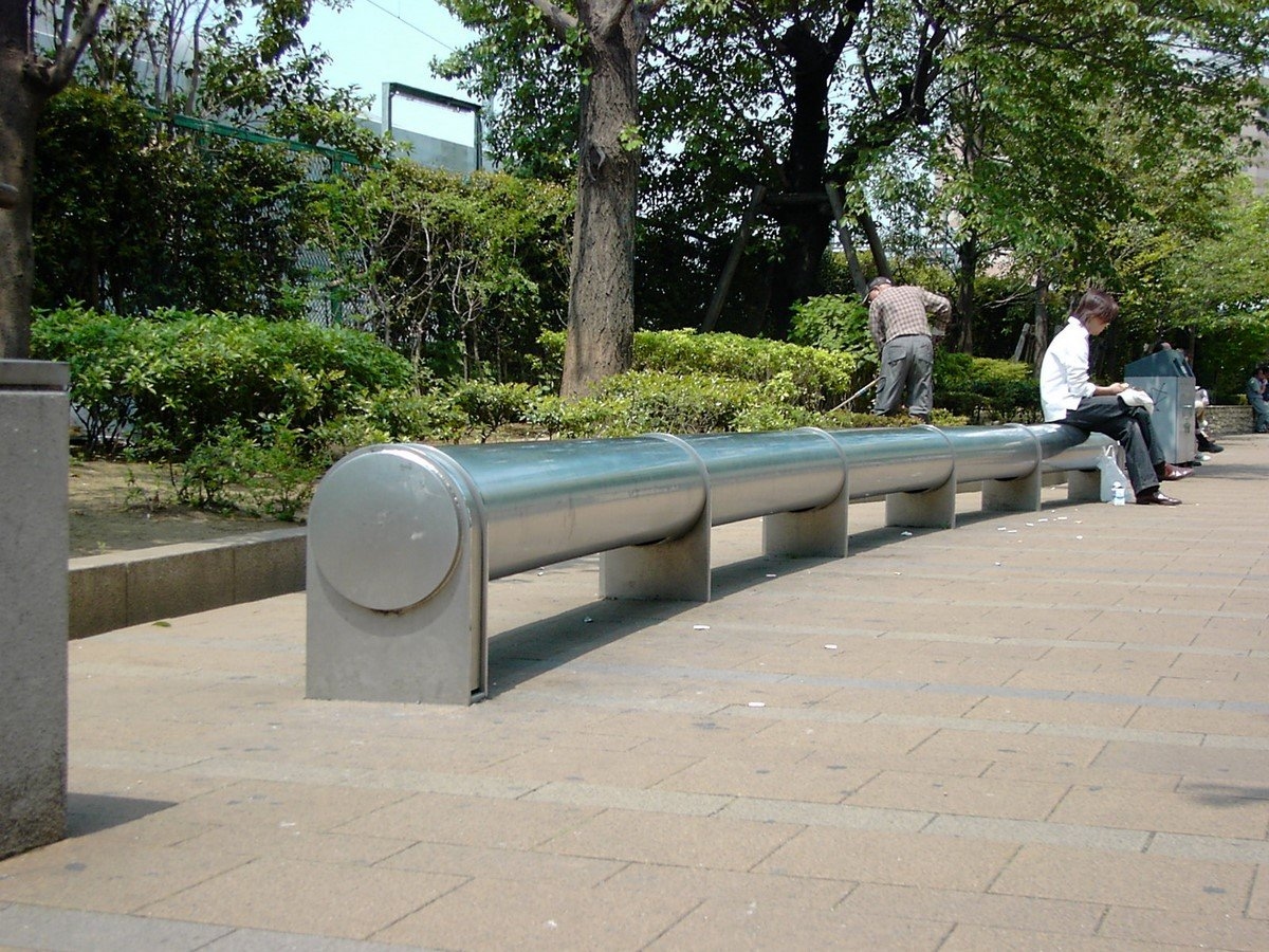 15 Examples of Hostile Architecture around the World - RTF