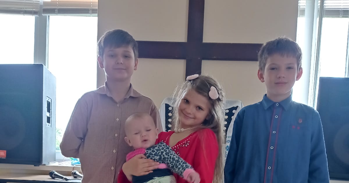 Доброго вечора, я мама чотирьох діток яка опинилася в скрутних обставинах і просимо всіх небайдужих про допомогу нашій родині 🇺🇦47907000351819🇺🇦 - Альона на we.ua