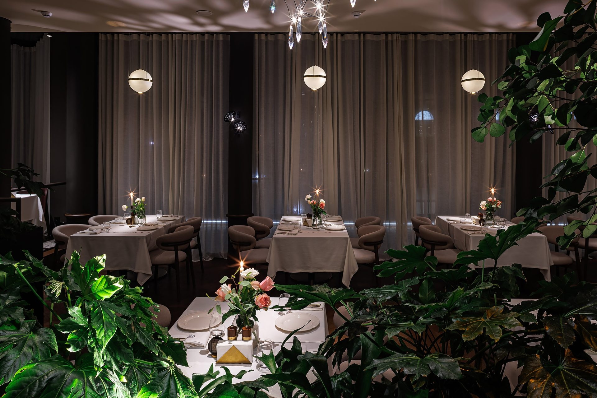 Restaurant "Lu" in the center of Lviv ✦ Summer terrace & VIP