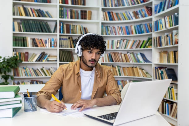 3,100+ Essay Writing Stock Photos, Pictures & Royalty-Free Images - iStock | Essay writing illustration, College essay writing