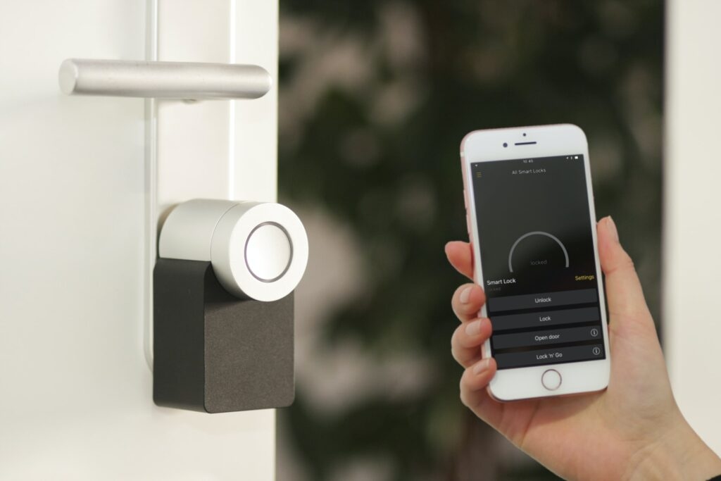 smart lock iphone