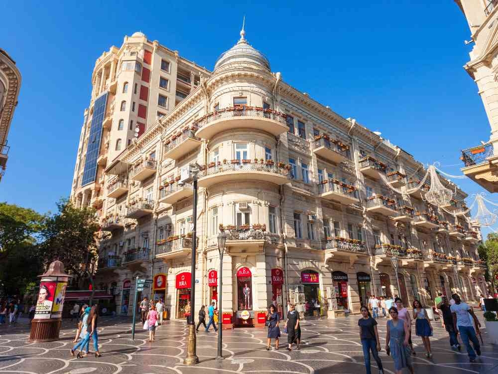 Nizami Street Baku: Complete Guide to Shopping, Dining, and Entertainment |  Blog - JustWravel