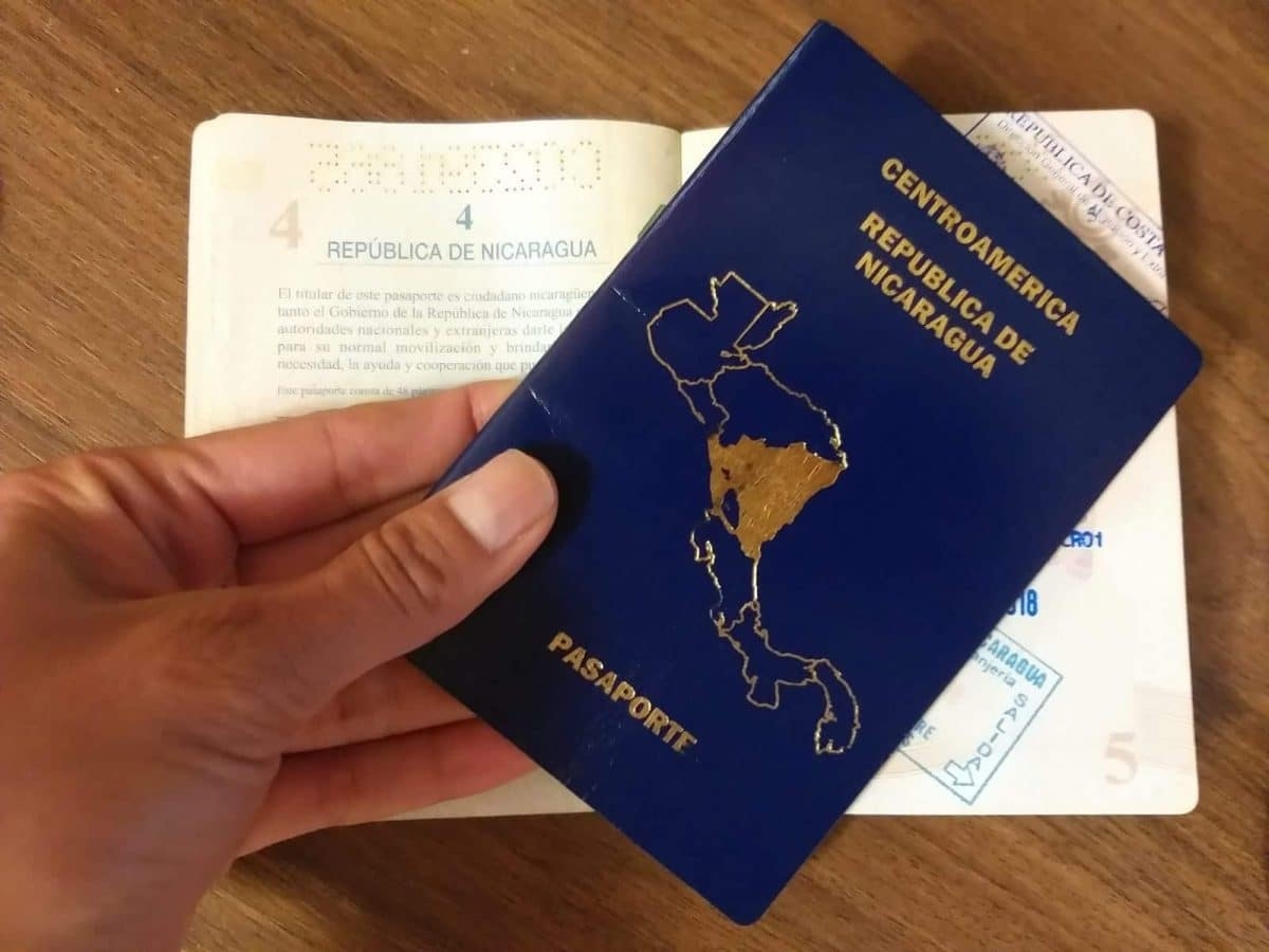 Ortega regime leaves exiled activists "in limbo" by denying them passports  - Confidencial